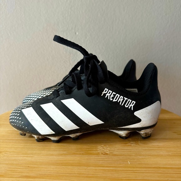 Adidas Predator | Soccer Cleats - Picture 1 of 6